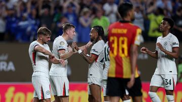 Soccer Football - FIFA Club World Cup - Group D - Esperance de Tunis v Chelsea - Lincoln Financial Field, Philadelphia, Pennsylvania, U.S. - June 24, 2025 Chelsea's Liam Delap celebrates scoring their second goal with Malo Gusto REUTERS/Lee Smith