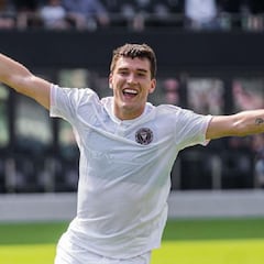 "Está evaluado": Lasarte explica el caso de Robinson en la Roja