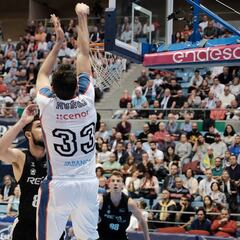 Obradoiro se estrena ante el Bilbao tras casi tres horas