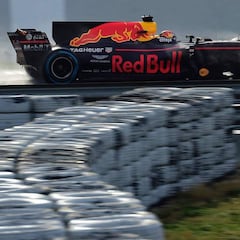 Mercedes y Red Bull: una batalla con coches diferentes