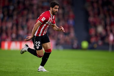 Con 37 años y nueve temporadas en el Club. Se ha ganado ser uno de los futbolistas más queridos por la afición de San Mamés.