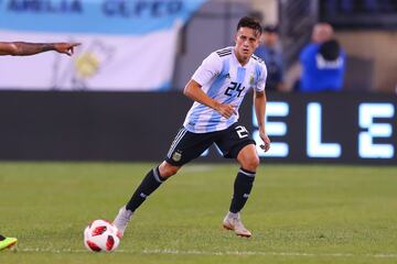 Junto a Lo Celso, era la gran promesa de Rosario Central hasta que los dos fueron fichados en Europa. Lo Celso por el PSG, que lo ha cedido al Betis, y Cervi al Benfica, con el que ya está despuntando. Menudo, con talento, imaginación y último pase.