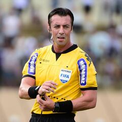 Así es Raphael Claus, el árbitro brasileño del Superclásico