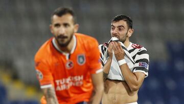 Soccer Football - Champions League - Group H - Istanbul Basaksehir F.K. v Manchester United - Basaksehir Fatih Terim Stadium, Istanbul, Turkey - November 4, 2020  Manchester United&#039;s Bruno Fernandes looks dejected after the match REUTERS/Murad Sezer