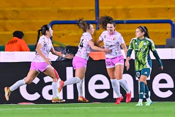 Kali Trevithick celebrates her goal 1-1 of Tijuana during the 1st round match between Tigres UANL and Tijuana as part of the Torneo Clausura 2025 Liga MX Femenil at Universitario Stadium on January 06, 2025 in Monterrey, Nuevo Leon, Mexico.