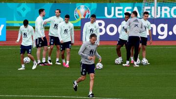 GRAF4609. LAS ROZAS, 20/06/2021.- El seleccionador Luis Enrique durante el entrenamiento que el combinado nacional ha llevado a cabo esta tarde en la Ciudad Deportiva de Las Rozas. EFE/ Víctor Lerena