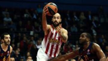 Spanoulis frente a Samardo Samuels.