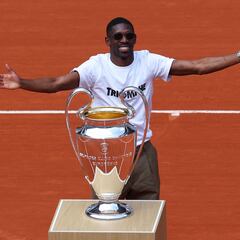 Dembélé se da otro baño de masas en Roland Garros: “¡Balón de Oro!"