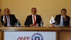 "A Sampaoli no podemos darle seguridad en estos momentos"