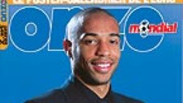 <b>LA PORTADA DE ONZE</b>. Thierry Henry posa con el premio.