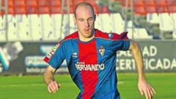 <b>ÚLTIMO DÍA DE AZULGRANA. </b>Toquero, en el partido que jugó el pasado sábado ante el Sevilla Atlético.