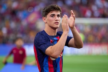 En 2015, con 11 años, fue fichado por el F. C. Barcelona. En 2015, con 11 años, fue fichado por el F. C. Barcelona.