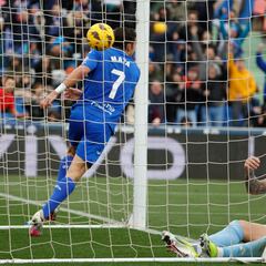 Mata arrima el hombro