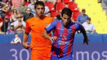 Martins rescata al Levante en su debut