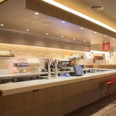 Están por todos lados, pero su restaurante más antiguo cierra en España 50 años después