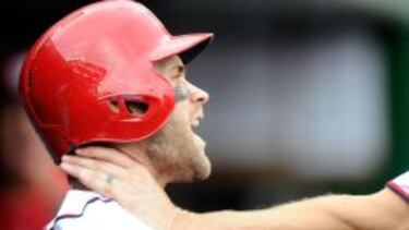 La esperpéntica pelea protagonizada por Jonathan Papelbon y Bryce Harper (en la imagen) es un fiel reflejo de la temporada del club.