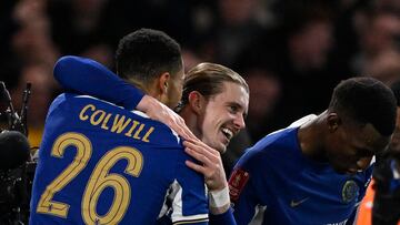 Soccer Football - FA Cup - Fifth Round - Chelsea v Leeds United - Stamford Bridge, London, Britain - February 28, 2024 Chelsea's Conor Gallagher celebrates scoring their third goal with Nicolas Jackson and Levi Colwill REUTERS/Tony Obrien
