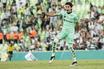 Santos Laguna
Portero

El arquero de 23 años, ya tiene minutos en primera división. En las lesiones o ausencia de Jonathan Orozco, ha tomado su lugar y mostrado su talento.