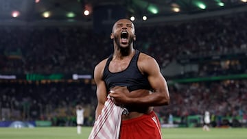 El Kaabi celebra un gol con el Olympiacos.