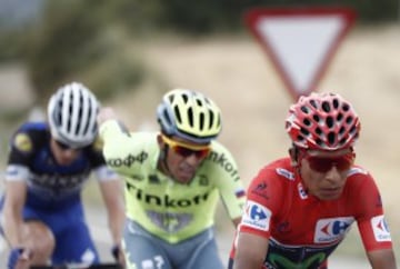 Nairo Quintana se fortalece en el liderato de la Vuelta a España.