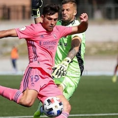 Hugo Duro: el 'killer' canterano que Zidane se lleva a Milán viaja con sus apuntes de ingeniero