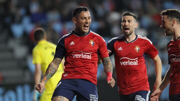 Chimy Ávila celebra uno de los dos goles anotados ante el Celta en Balaídos.