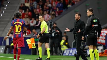 MADRID, 04/04/2026.- El técnico argentino del Atlético de Madrid, Diego Pablo Simeone, durante el partido de la jornada 30 de LaLiga EA Sports que Atlético de Madrid y FC Barcelona disputan este sábado, en el Estadio Riyadh Air Metropolitano de la capital española. EFE/ Mariscal