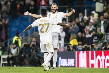 Triplete perfecto de Rodrygo: izquierda, de cabeza y con la derecha. Noche hist¨®rica para el extremo brasile?o, que dif¨ªcilmente olvidar¨¢ este partido ante el Galatasaray.