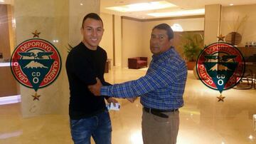 Quien nació en Inglaterra, pero mexicano gracias a su padre, ya probó suerte en el Herediano de Costa Rica. Hoy fue anunciado como nuevo jugador del Olmedo de Ecuador.