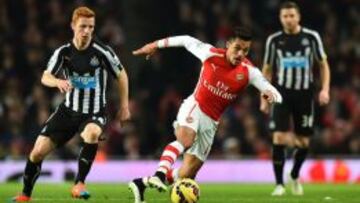 Alexis Sánchez entregó la asistencia para la anotación de Giroud.