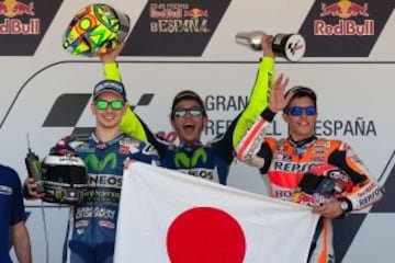 Valentino Rossi entre Jorge Lorenzo y Marc Márquez.