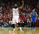 Harden gobierna y los Rockets se apuntan el primer asalto