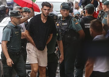 Rafa Mir, escoltado por la Guardia Civil