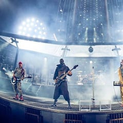 Rammstein: Dos integrantes de la banda se besan en protesta de leyes anti LGBT