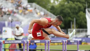 Asier Martínez, durante la final de 110 metros vallas en Eugene.