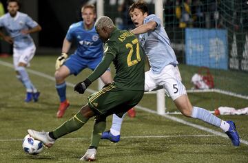 Dairon Asprilla fue muy insistente por la banda derecha y logró desbordar en varias ocasiones, pero no generó muchas ocasiones de gol.