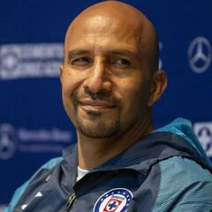Oscar Pérez asegura que Cruz Azul debe enfrentar la presión