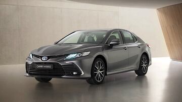 Toyota Camry Híbrido 2021: un sedán con un gran confort y un consumo de 22 km/l