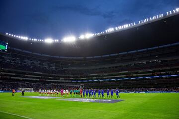 Con el semáforo epidemiológico en color amarillo en la Ciudad de México, la afición regresó al Estadio Azteca. Los seguidores de la Máquina se hicieron sentir desde el minuto 1 del partido.