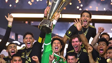 Edson Alvarez and Guillermo Ochoa Players of Mexico lift the Champions Trophy during the Final match between United States USA) and Mexico (Mexican National Team) as part of the 2025 CONCACAF Gold Cup at NRG Stadium, on July 06, 2025 in Houston, Texas, United States.
