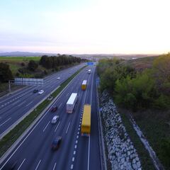 Tres detenidos por un robo valorado en 110.000 euros en medio de la autovía