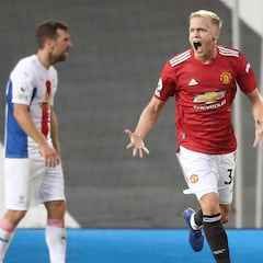El United cierra la puerta a Van de Beek y le hace una promesa