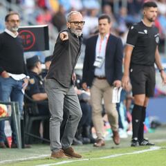 Cervera: “Nos está costando el peso de llevar el liderato”