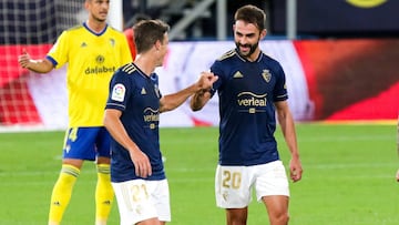 Adrián, de Osasuna, festeja su tanto.