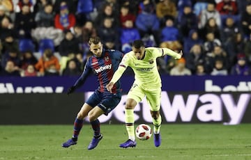 Jeison Murillo jugó su primer partido con el Barcelona ante el Levante en el Estadio Ciudad de Valencia por la ida de los octavos de final de la Copa del Rey. Hizo dupla defensiva junto a Chumi, pero en el remate del partido jugó junto a Lenglet.