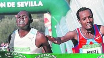<b>PODER NEGRO. </b>Kipsiro (izquierda) bate a Tariku Bekele al sprint.