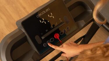 Adiós a entrenar con frío o lluvia: esta cinta de correr de Cecotec es la mejor solución para hacer deporte en casa