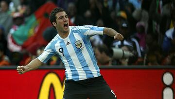 Gonzalo Higua&iacute;n celebra un gol ante Corea del Sur.