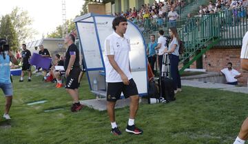 Raúl González Blanco oversaw his first game as Real Madrid Castilla against Gimnastica Segoviana at the Municipal de La Albuera.