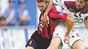 <b>GOLEADOR. </b>Shevchenko hizo doblete y ya lleva cinco tantos.